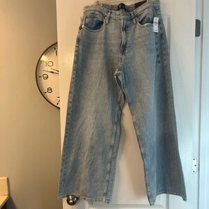 NWT Gap high rise wide leg light-wash jeans size 12